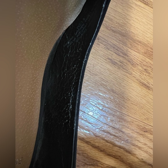 G by Guess bow pumps, size 8.5 - Picture 13 of 15